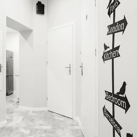 Przytulna Kawalerka Z Antresola Апартаменты *