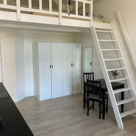 Przytulna Kawalerka Z Antresola Apartment