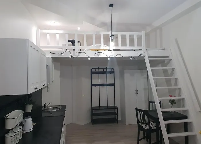Przytulna Kawalerka Z Antresola Apartmán Katovice